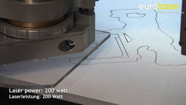 Thumbnail zum Video über das Laserschneiden von SMART-X® Leichtstoffplatten aus Polystyrol von 3A Composites für Display-Aufsteller